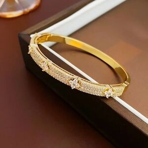 18k Gold Plated Stainess Steel Simulated Diamond Bangle Bracelet for Women